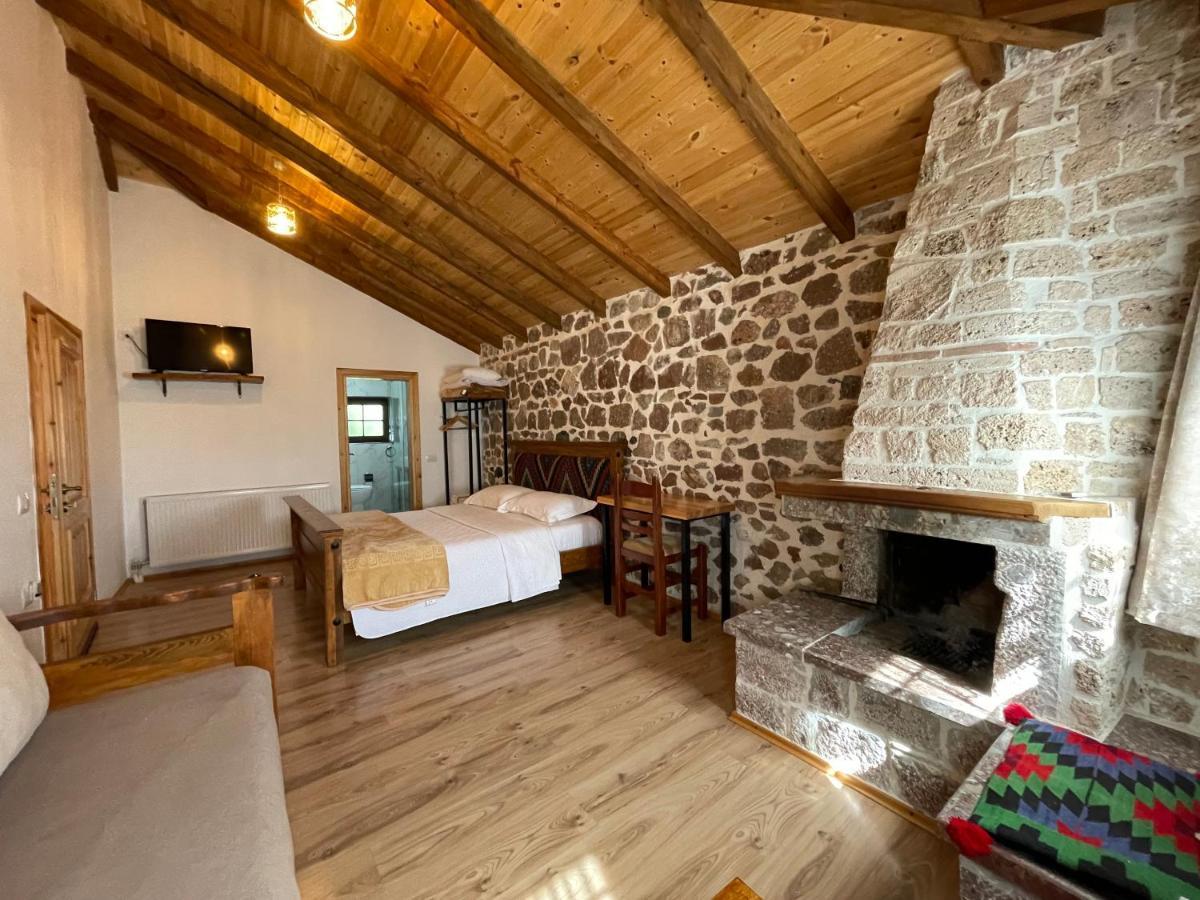 Hotel Bujtina Liana Voskopojë Extérieur photo