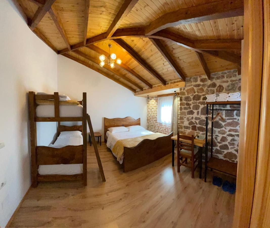 Hotel Bujtina Liana Voskopojë Extérieur photo