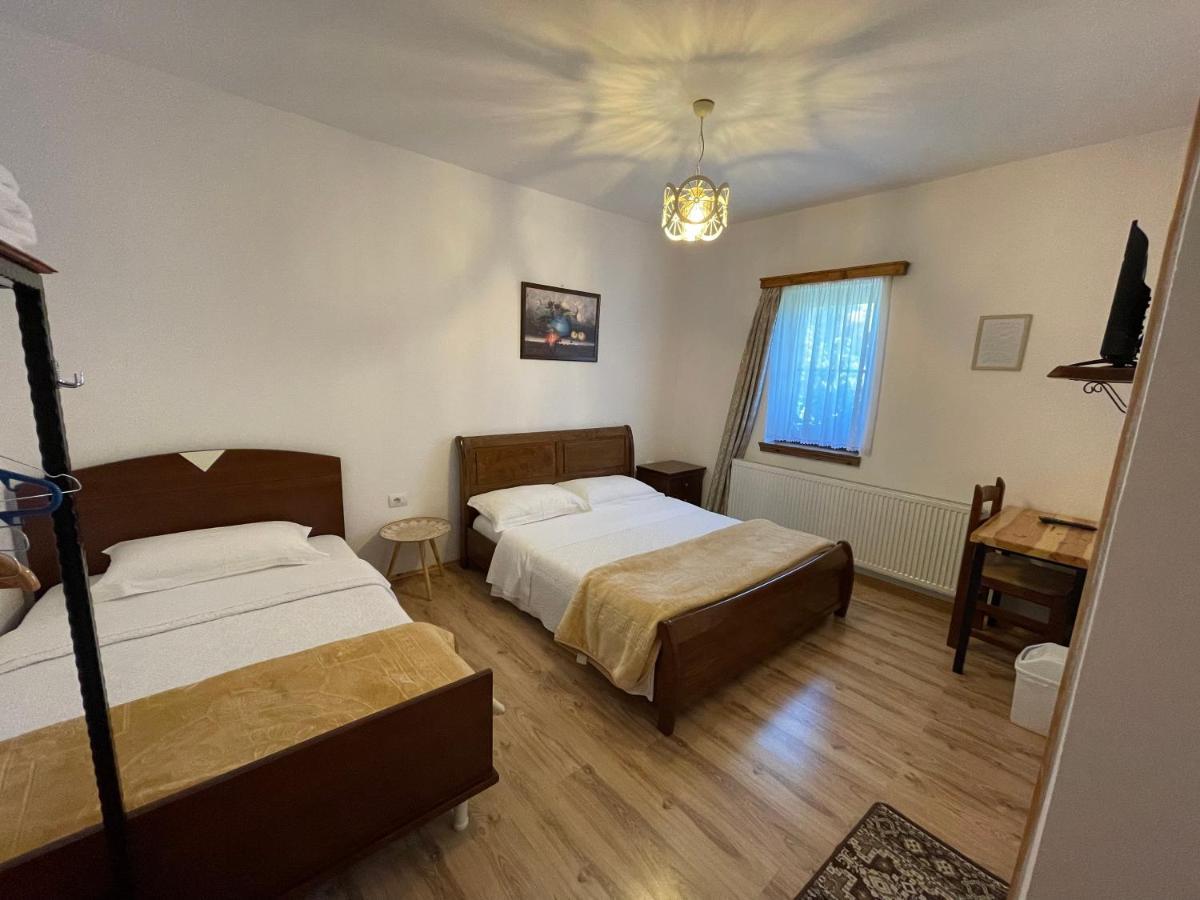 Hotel Bujtina Liana Voskopojë Extérieur photo