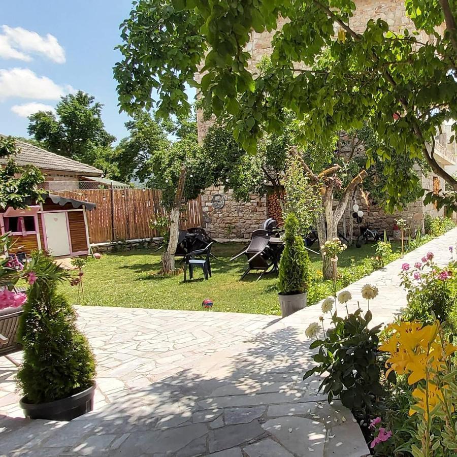 Hotel Bujtina Liana Voskopojë Extérieur photo