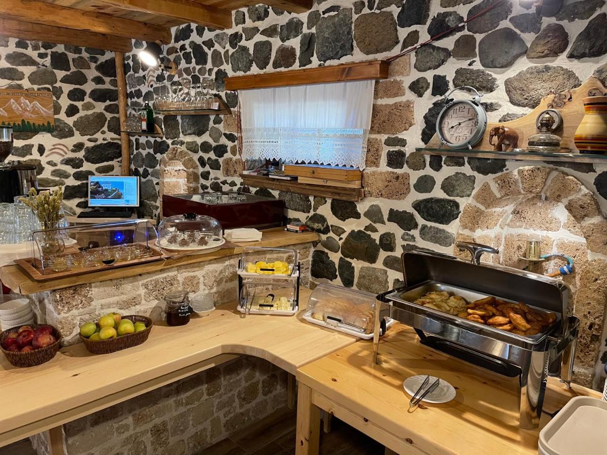 Hotel Bujtina Liana Voskopojë Extérieur photo