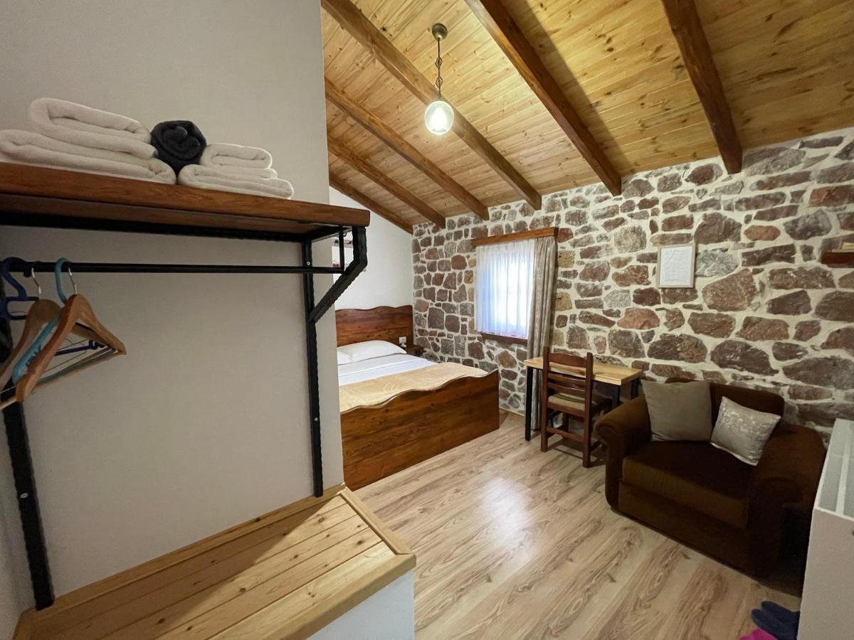 Hotel Bujtina Liana Voskopojë Extérieur photo