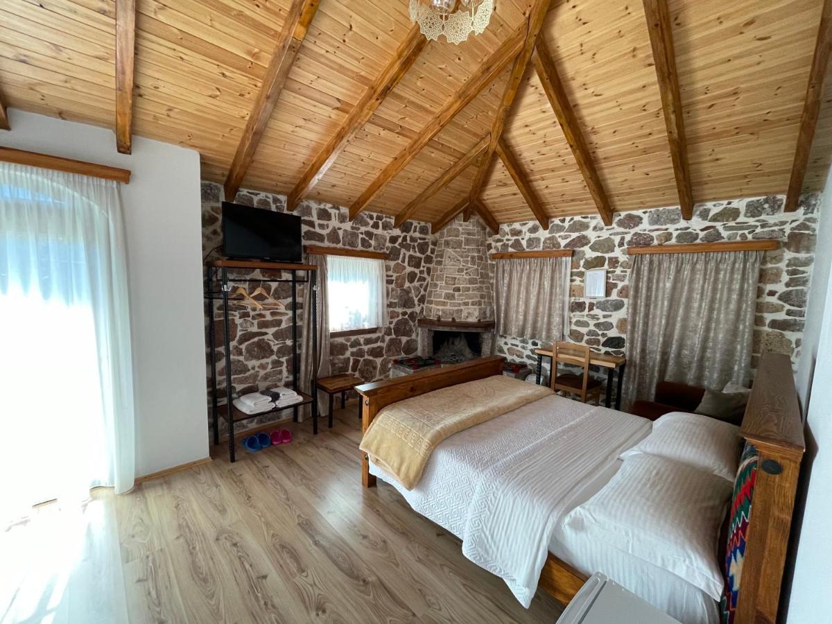 Hotel Bujtina Liana Voskopojë Extérieur photo