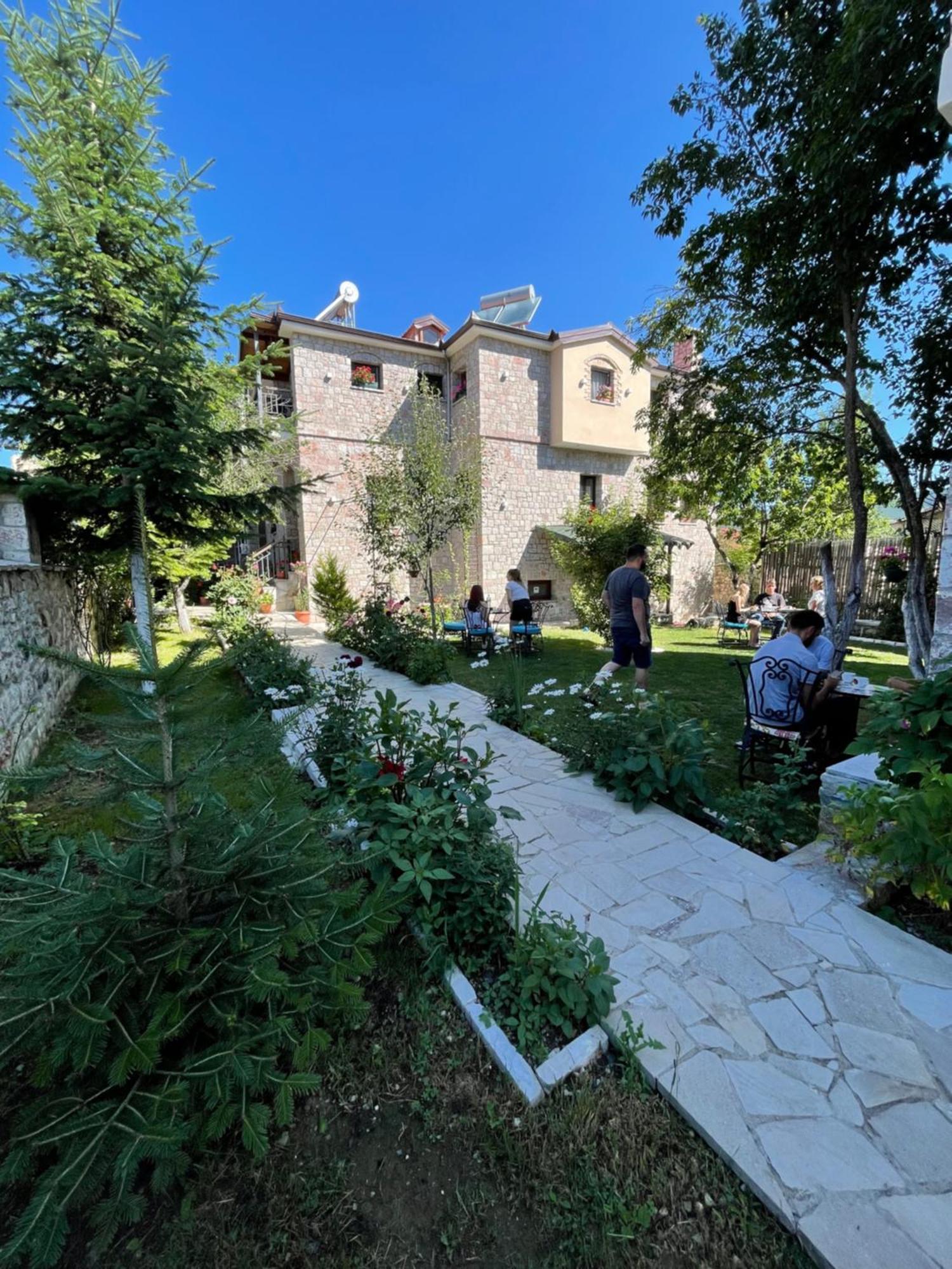 Hotel Bujtina Liana Voskopojë Extérieur photo