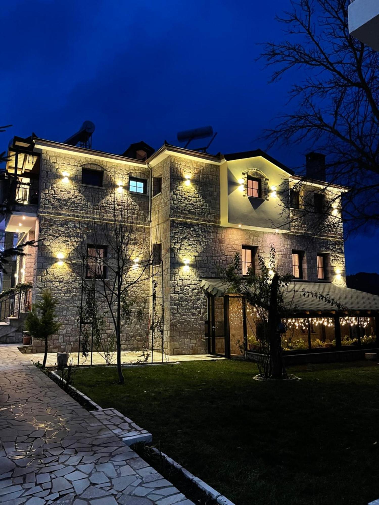 Hotel Bujtina Liana Voskopojë Extérieur photo